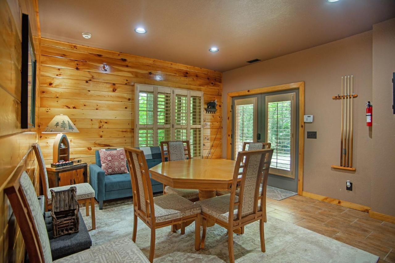 Iron Mountain Lodge - Beautiful Cabin With Forest & Mountain Views! Butler Extérieur photo