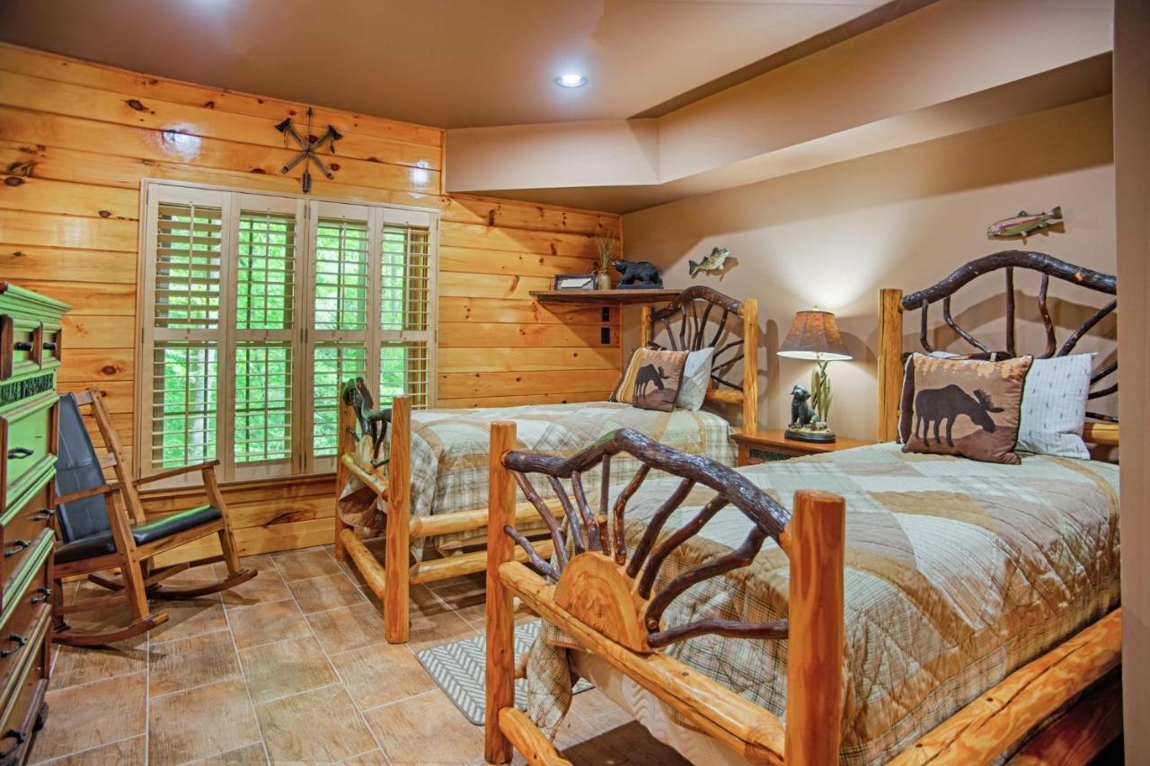Iron Mountain Lodge - Beautiful Cabin With Forest & Mountain Views! Butler Extérieur photo