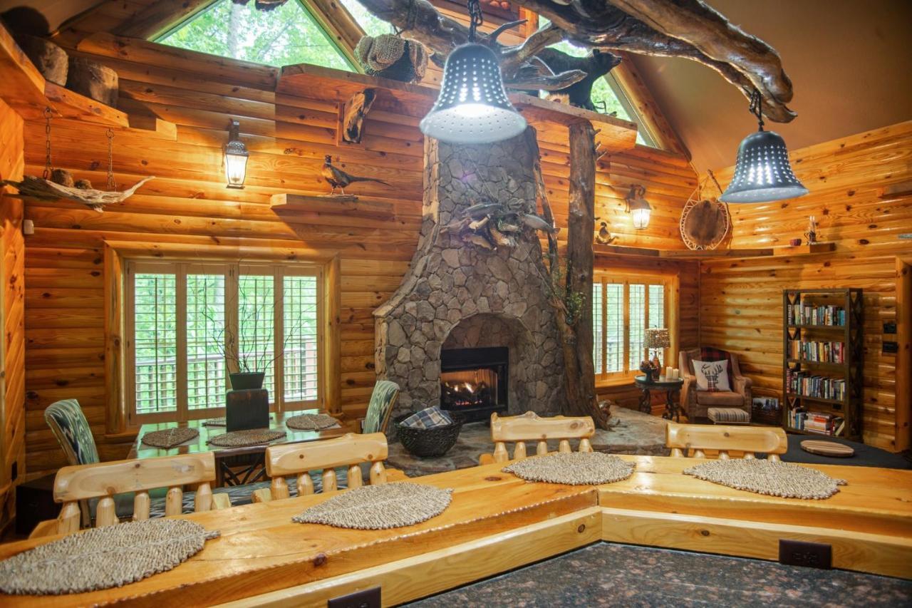 Iron Mountain Lodge - Beautiful Cabin With Forest & Mountain Views! Butler Extérieur photo